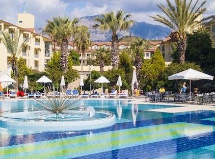 Queen's Park Le Jardin تورنگار