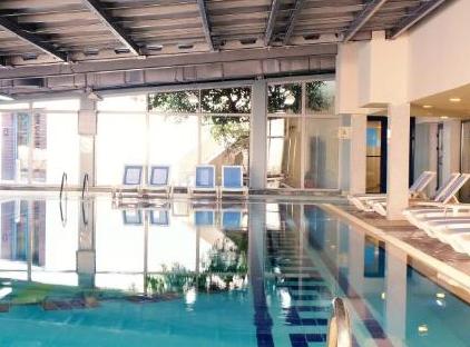 Queen's Park Le Jardin تورنگار