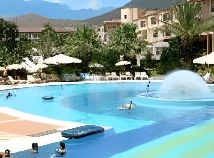 Queen's Park Le Jardin تورنگار