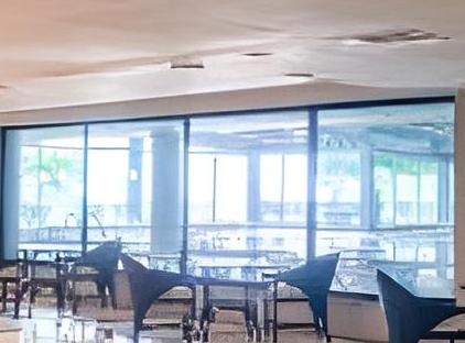 Queen's Park Le Jardin تورنگار