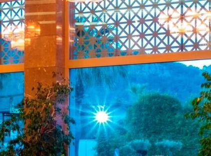 Queen's Park Le Jardin تورنگار