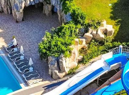 Queen's Park Le Jardin تورنگار