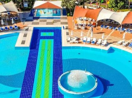 Queen's Park Le Jardin تورنگار