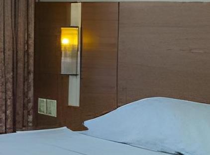 Queen's Park Le Jardin تورنگار