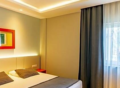 Queen's Park Le Jardin تورنگار