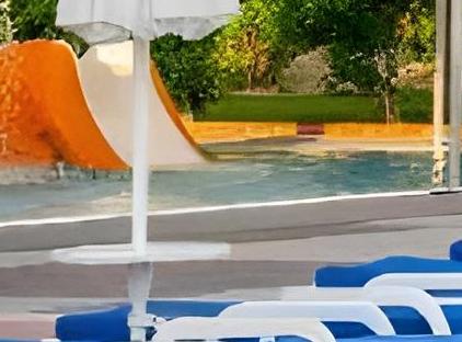 Queen's Park Le Jardin تورنگار