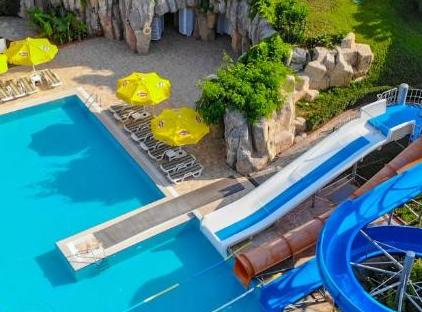 Queen's Park Le Jardin تورنگار