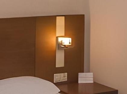 Queen's Park Le Jardin تورنگار