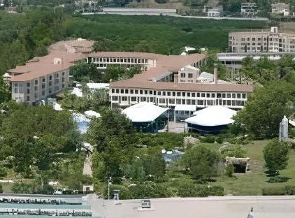 Queen's Park Le Jardin تورنگار