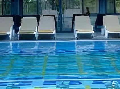 Queen's Park Le Jardin تورنگار