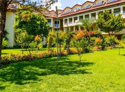 Queen's Park Le Jardin تورنگار