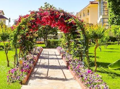Queen's Park Le Jardin تورنگار