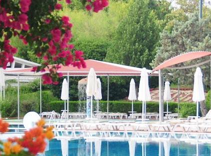 Queen's Park Le Jardin تورنگار