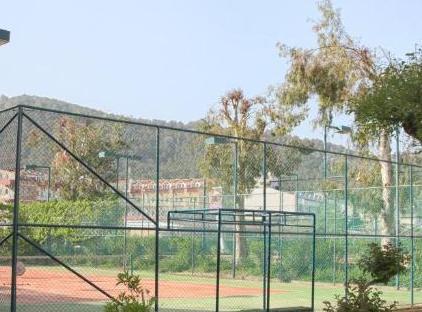 Queen's Park Le Jardin تورنگار