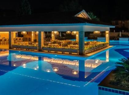 Champion Holiday Village تورنگار