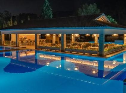 Champion Holiday Village تورنگار