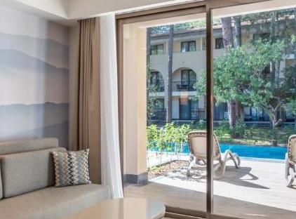 Champion Holiday Village تورنگار