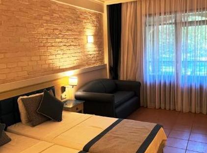 Champion Holiday Village تورنگار