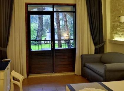 Champion Holiday Village تورنگار