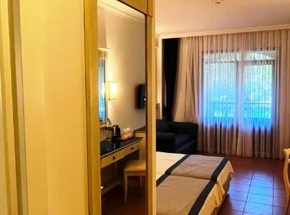 Champion Holiday Village تورنگار