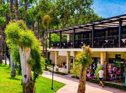 Champion Holiday Village تورنگار