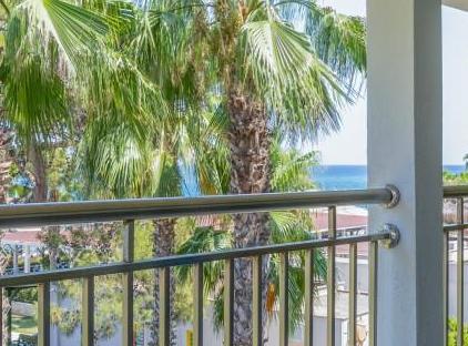 Crystal Flora Beach Resort - All Inclusive تورنگار