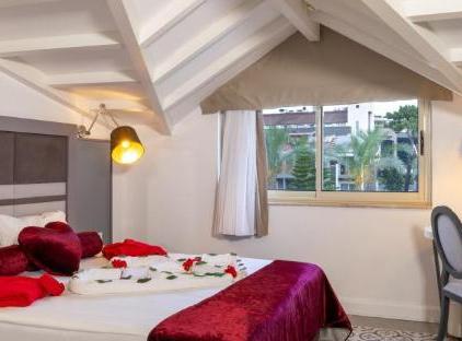 Crystal Aura Beach Resort & Spa - All Inclusive تورنگار
