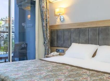 Crystal Aura Beach Resort & Spa - All Inclusive تورنگار