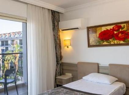 Crystal Aura Beach Resort & Spa - All Inclusive تورنگار