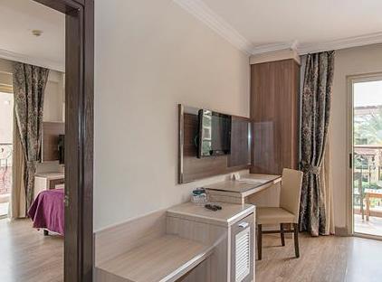 Crystal Aura Beach Resort & Spa - All Inclusive تورنگار