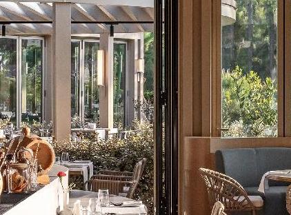 Akka Antedon Hotel تورنگار