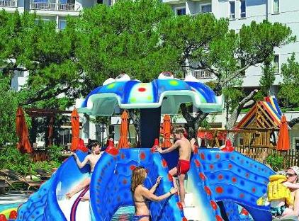 Akka Antedon Hotel تورنگار