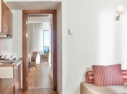 Akka Antedon Hotel تورنگار