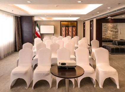 تور تهران هتل پارسیان آزادی تورنگار