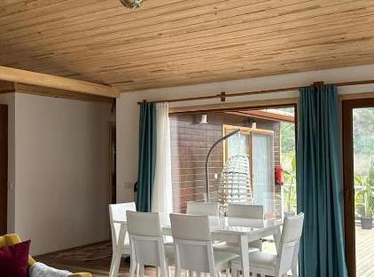 Villa Nar تورنگار