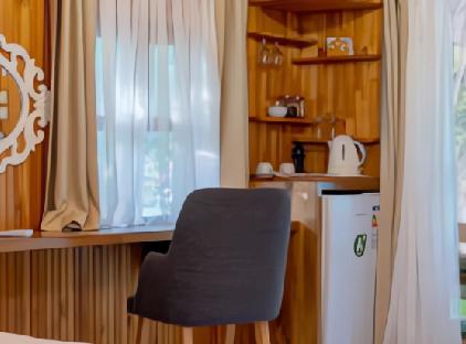 Etenna Bungalow Hotel تورنگار