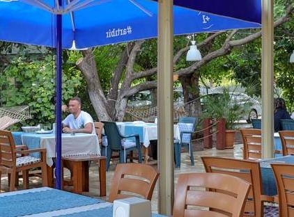 Three Islands Bungalows تورنگار