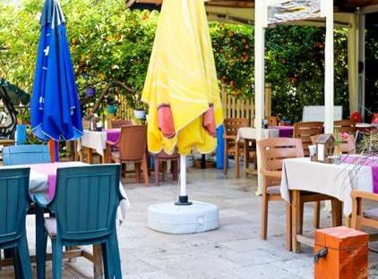 Three Islands Bungalows تورنگار