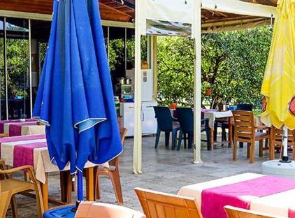Three Islands Bungalows تورنگار
