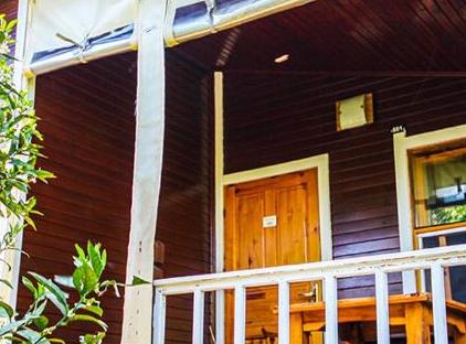 Three Islands Bungalows تورنگار