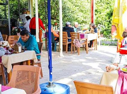 Three Islands Bungalows تورنگار