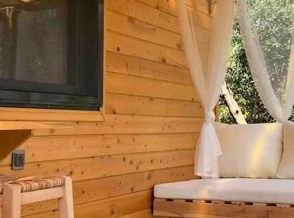 / beachside Cedar house تورنگار