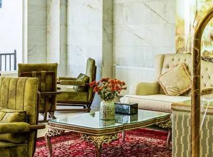تور شیراز هتل پروانه تورنگار