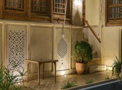 تور شیراز هتل عمارت فرهادی تورنگار
