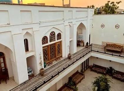 تور اصفهان اقامتگاه سنتی شاهان تورنگار
