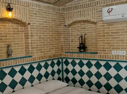 تور شیراز هتل سنتی طاوسی تورنگار