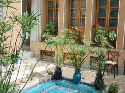 تور اصفهان اقامتگاه سنتی عمارت طاووسیه تورنگار