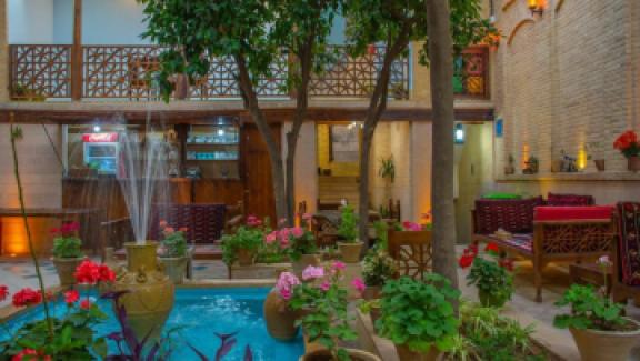 تور شیراز اقامتگاه سنتی تابش ✈️ 🏨 | اقامت و صبحانهاز قزوین