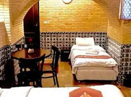 تور شیراز هتل سنتی عمارت امیریه تورنگار