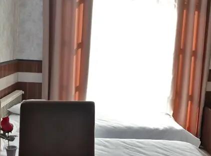 تور اصفهان هتل نگین جی تورنگار